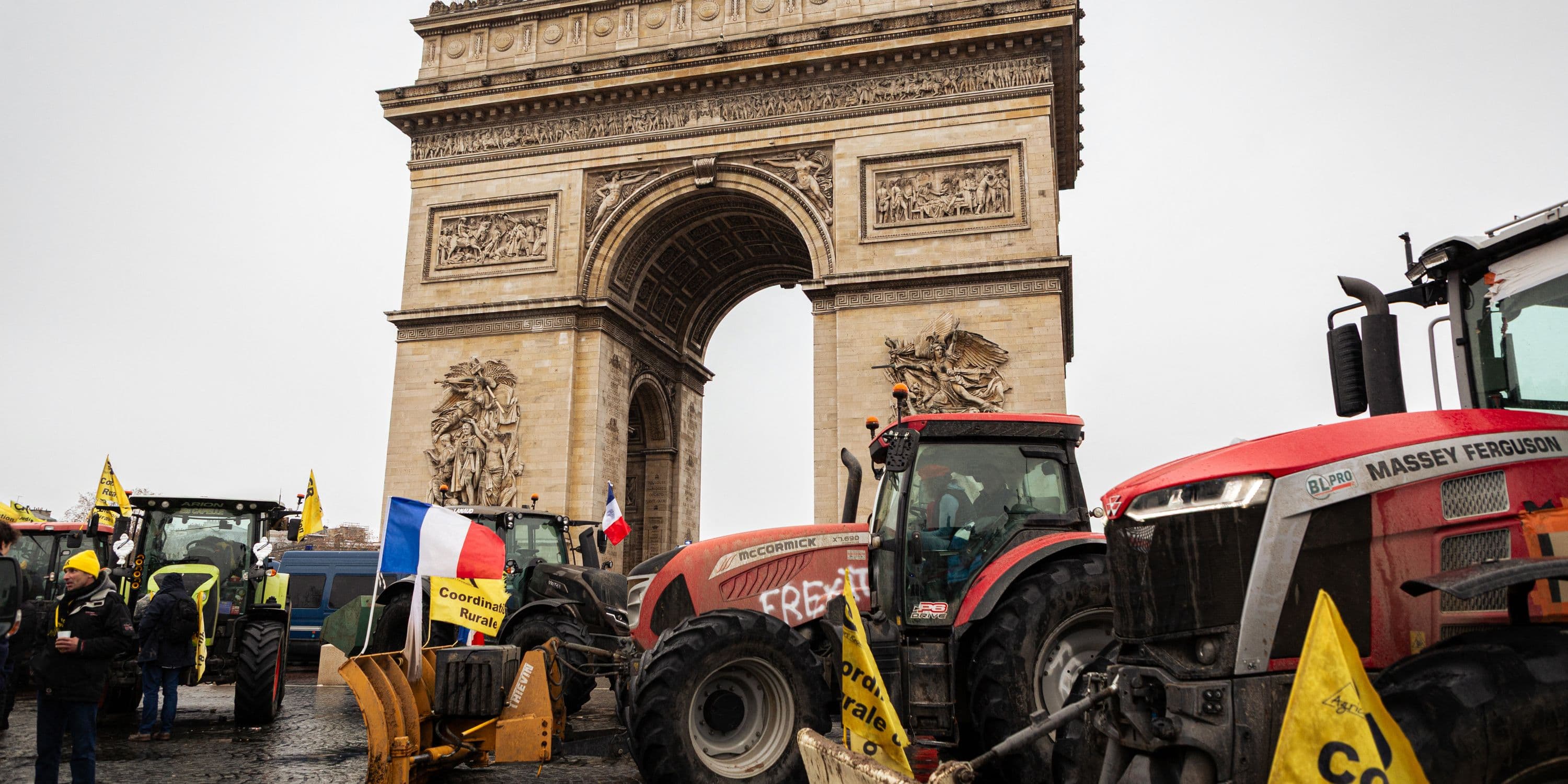 Crise agricole : face à la colère des agriculteurs, Sébastien Lecornu annonce un projet de loi d’urgence