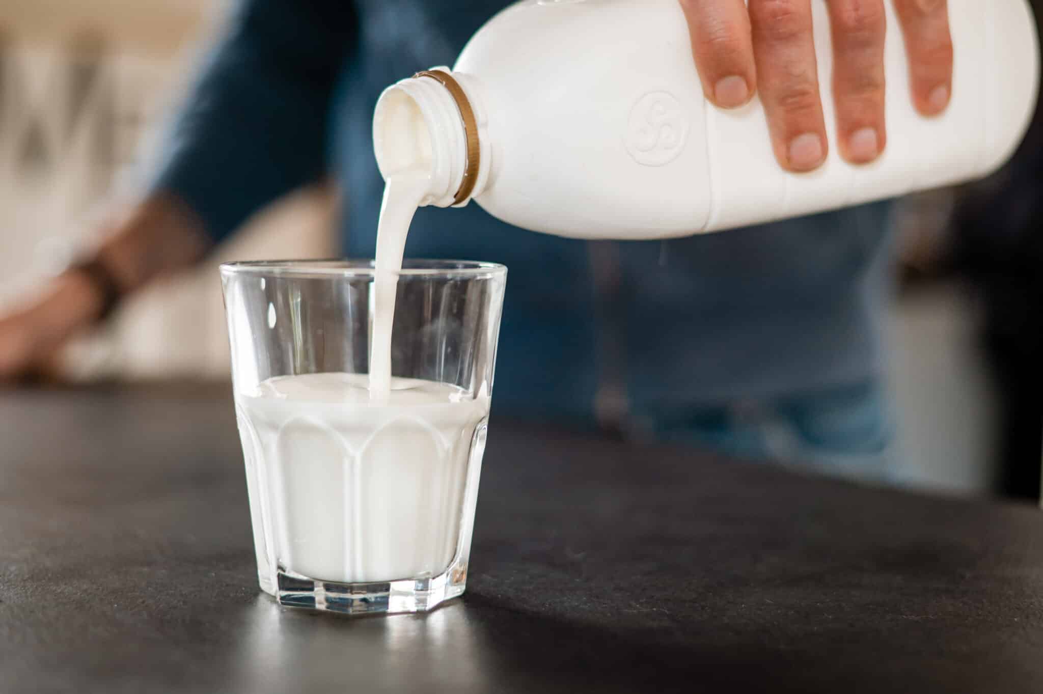 Prix du lait en baisse : une conjoncture défavorable pour les producteurs français